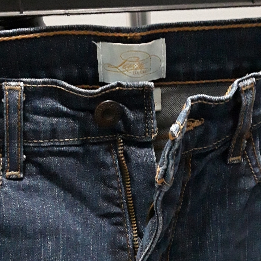 Levis - Picture 5 of 6